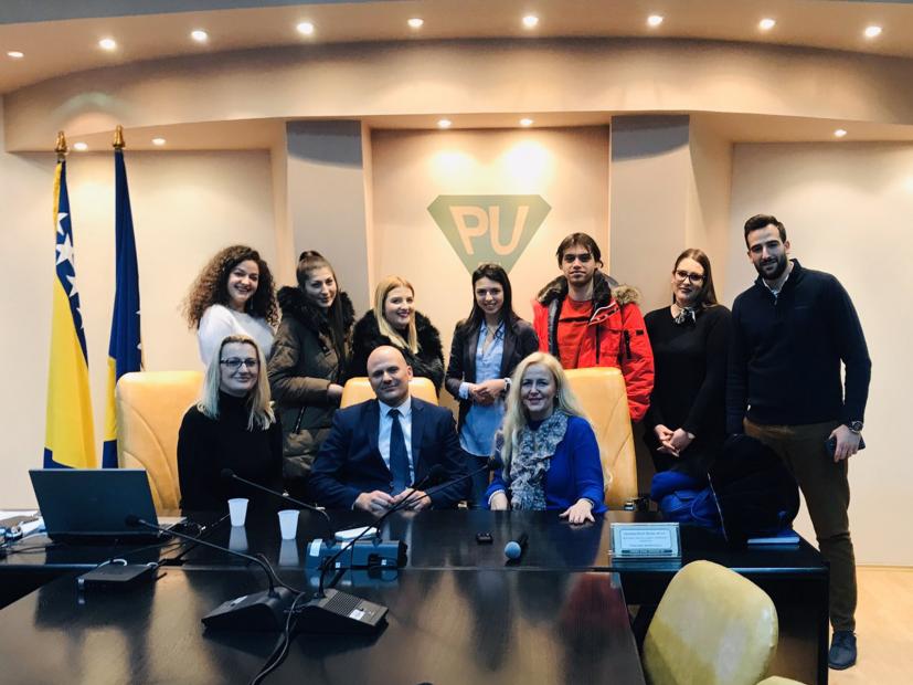 Studenti III godine Pravnog fakulteta posjetili Poreznu upravu Federacije BiH