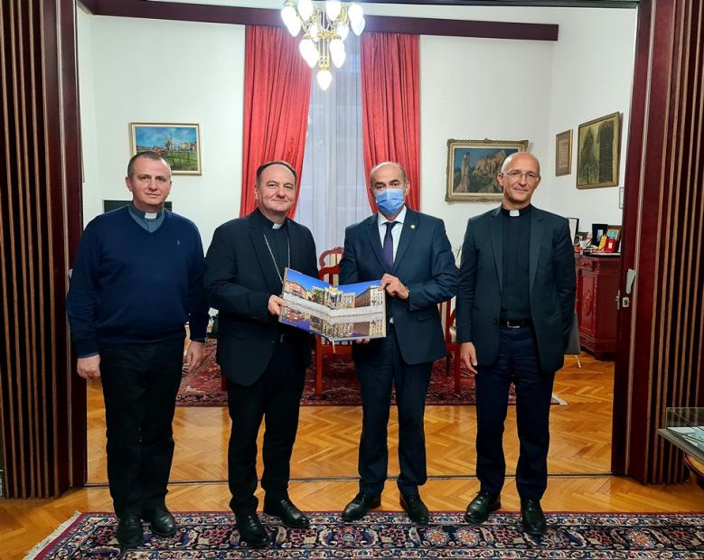 Susret biskupa mostarsko-duvanjskog i rektora Univerziteta u Sarajevu