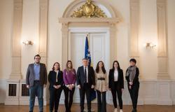 Predsjedavajući Predsjedništva Bosne i Hercegovine Željko Komšić primio je u posjetu pobjednice najprestižnijeg međunarodnog takmičenja iz ljudskih prava u Strasbourgu