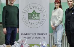 Studenti Šumarskog fakulteta UNSA - Paketići za djecu bez roditeljskog staranja