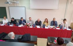Institut za historiju UNSA | Promocija edicije "Historija Bosne i Hercegovine" u Tuzli