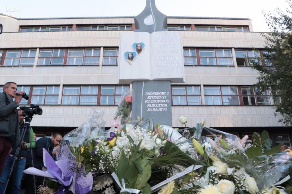 Otkriven spomenik Selmi Agić i Editi Malkoč