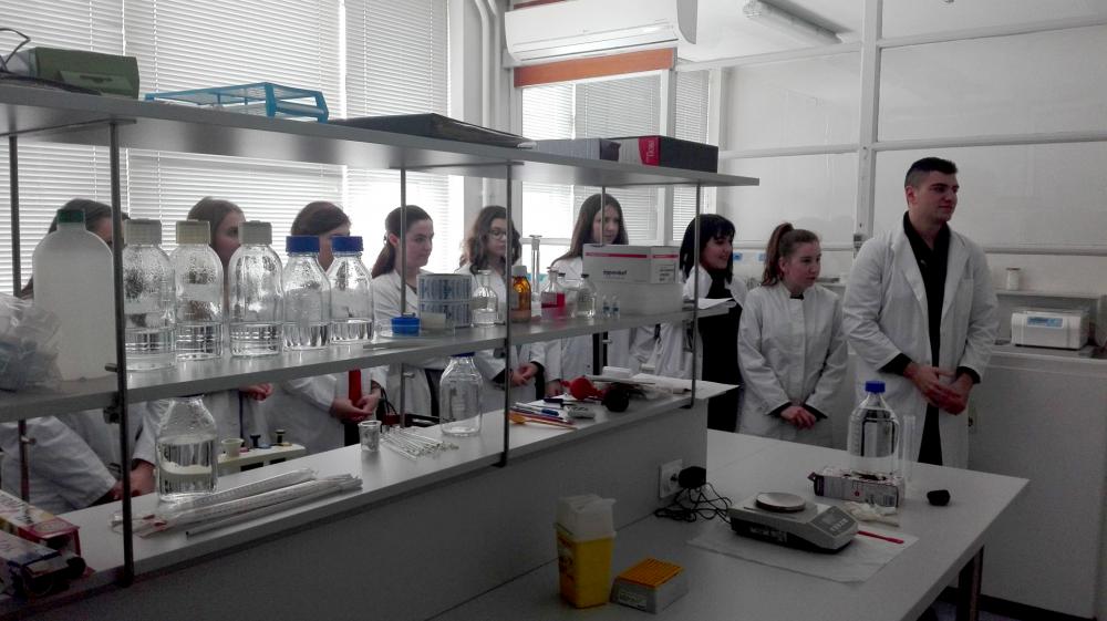 Članovi Laboratorijske sekcije JU Srednja medicinska škola Sarajevo posjetili Centar za genetiku