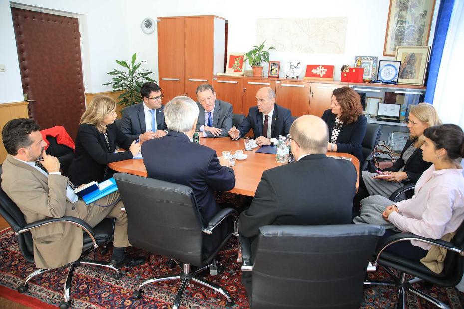 Ambasador Republike Francuske u Bosni i Hercegovini posjetio Filozofski fakultet Univerziteta u Sarajevu