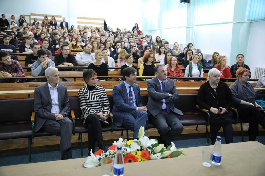 Ambasador Sjedinjenih Američkih Država u BiH posjetio Filozofski fakultet Univerziteta u Sarajevu