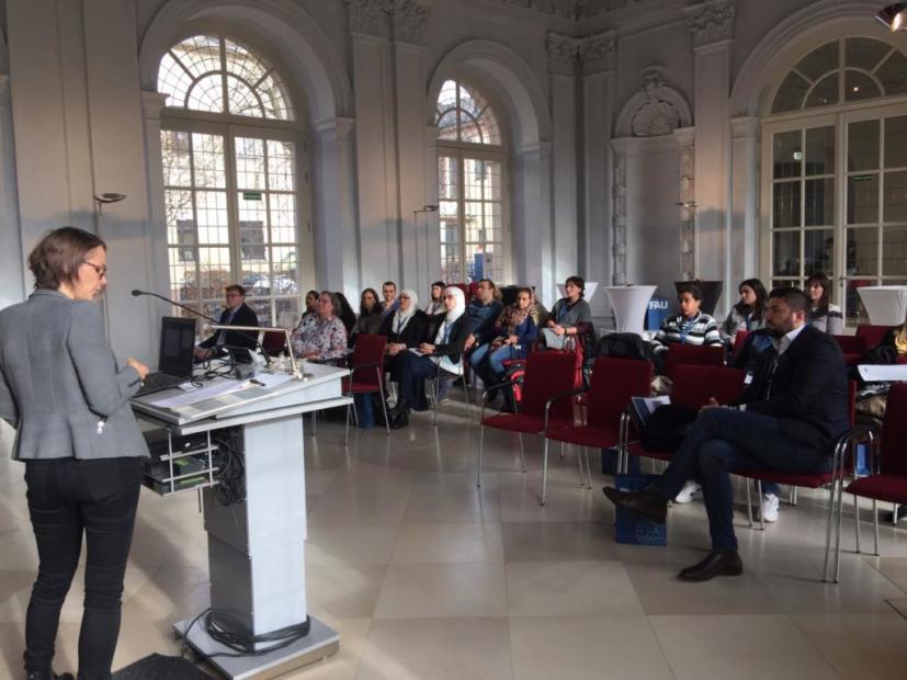 Studentica Fakulteta islamskih nauka na obuci na Univerzitetu Friedrich-Alexander Erlangen – Nürnberg