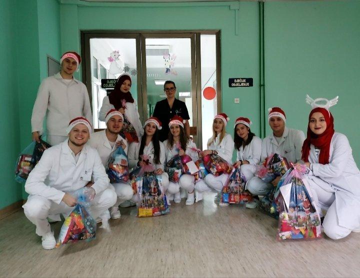 Asocijacija studenata Fakulteta zdravstvenih studija organizirala akciju „Jedan student – jedan paketić”