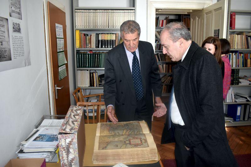 Ambasador Grčke posjetio Nacionalnu i univerzitetsku biblioteku BiH