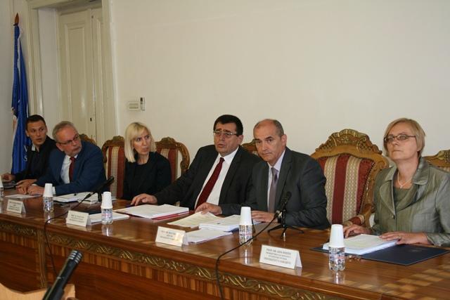 Stavovi Senata Univerziteta u Sarajevu u vezi sa  Prijedlogom Zakona o visokom obrazovanju Kantona Sarajevo