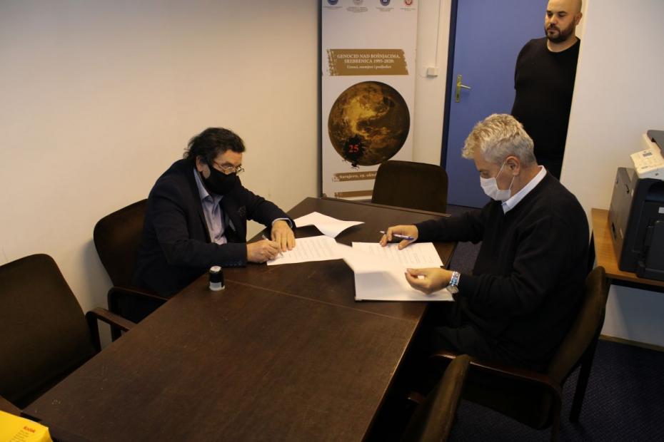 Potpisan Sporazum o saradnji između Instituta za istraživanje zločina protiv čovječnosti i međunarodnog prava UNSA i Udruženja Hagada