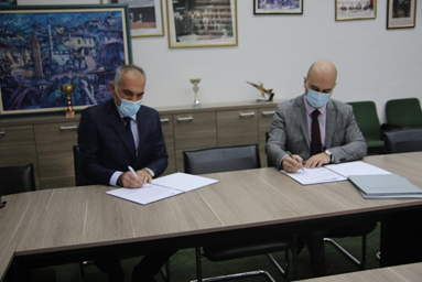 Potpisan Sporazum o poslovnoj saradnji između Fakulteta za saobraćaj i komunikacije UNSA i Saobraćajnog fakulteta u Doboju