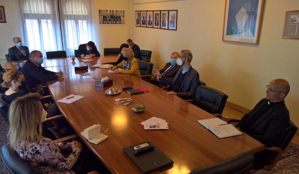 Ministrica Husić-Mehmedović i rektor Škrijelj posjetili teološke fakultete Univerziteta u Sarajevu