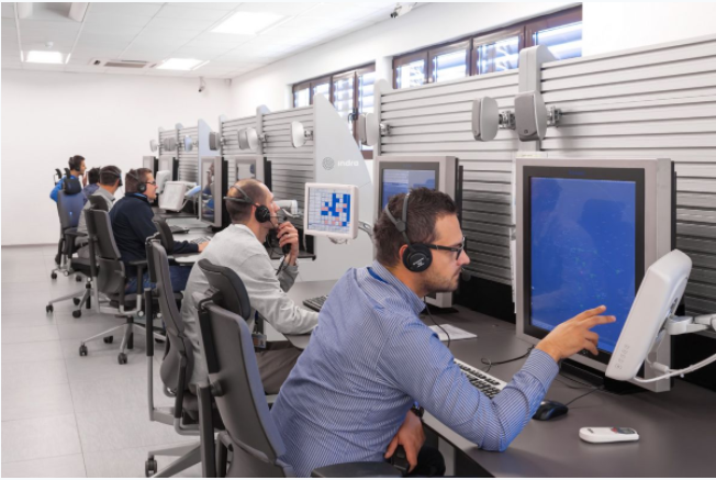 Engleski jezik u avijaciji i komunikacijska jezična kompetencija bilingvalnih govornika