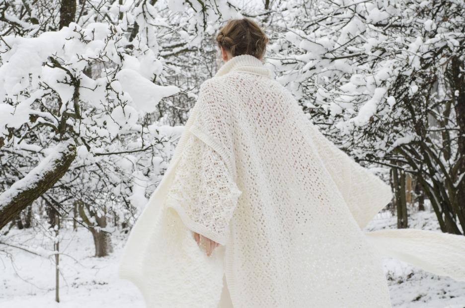 Amina Music, ogrtac MAKINO