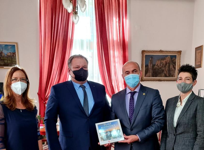 Najavljena saradnja Univerziteta u Sarajevu i Univerziteta Južne Bohemije u Češkim Budejovicama