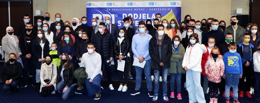 Dodijeljene stipendije djeci bez jednog ili oba roditelja iz BBI Fonda „Sheikh Saleh Kamel“