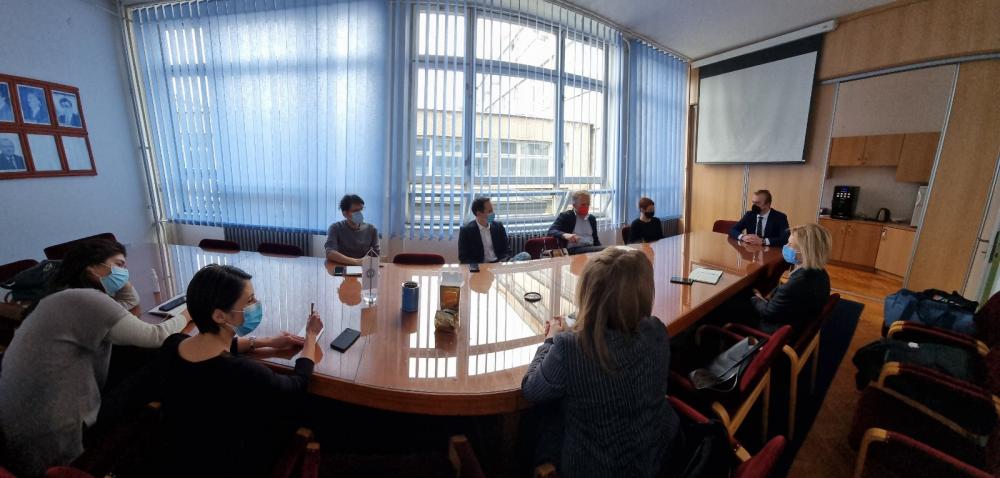 U posjeti Fakultetu političkih nauka Univerziteta u Sarajevu predstavnice i predstavnici Europskog Fonda za Balkan (EFB)