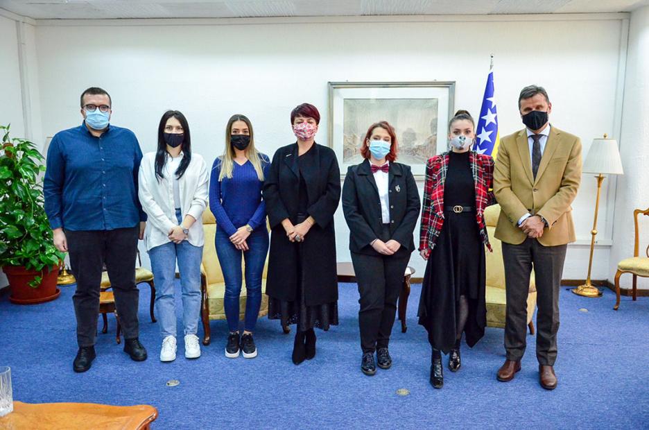 Premijer Novalić podržao studentice Pravnog fakulteta UNSA, pobjednice Regionalnog takmičenja u simulaciji suđenja iz ljudskih prava