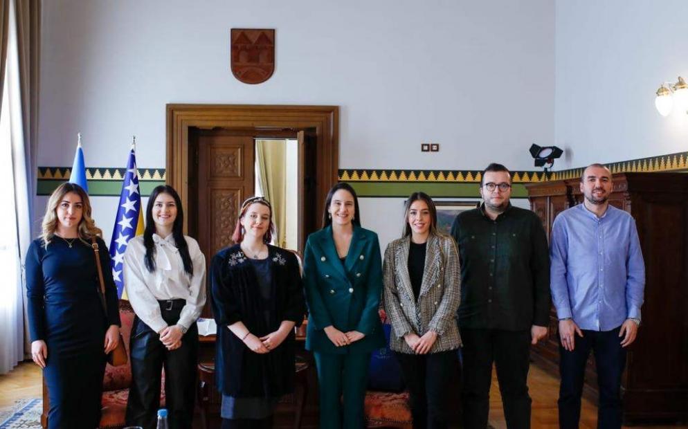 Historijski uspjeh UNSA: Gradonačelnica Karić ugostila pobjednički tim Pravnog fakulteta