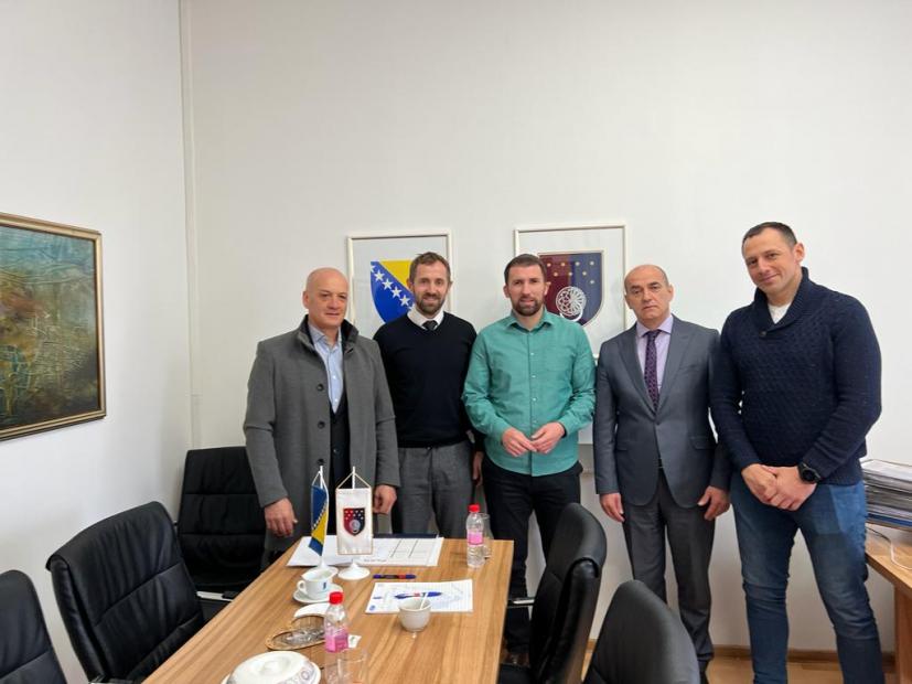 Rektor Univerziteta u Sarajevu i predstavnici Fakulteta sporta i tjelesnog odgoja UNSA posjetili ministra privrede KS