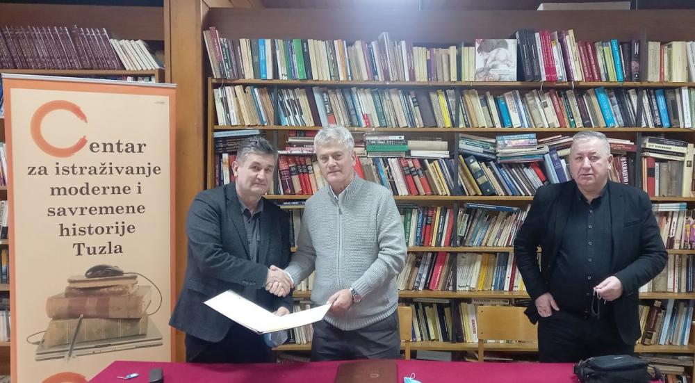 Centar za istraživanje moderne i savremene historije Tuzla i Instituta za istraživanje zločina protiv čovječnosti i međunarodnog prava UNSA potpisali Sporazum o saradnji