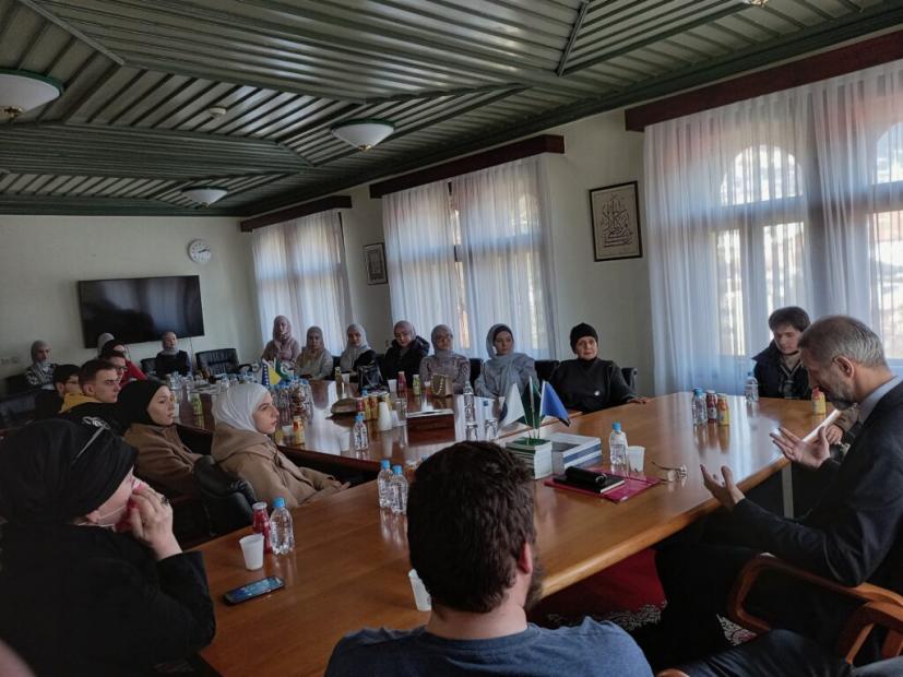 Maturanti Gazi Husrev-begove medrese u posjeti Fakultetu islamskih nauka Univerziteta u Sarajevu