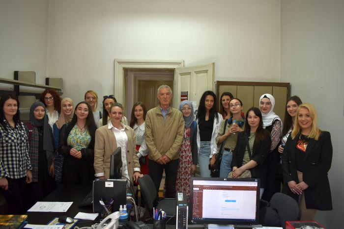 Studenti i studentice Katedre za informacijske nauke Odsjeka za komparativnu književnost i informacijske nauke Filozofskog fakulteta UNSA posjetili NUBBiH