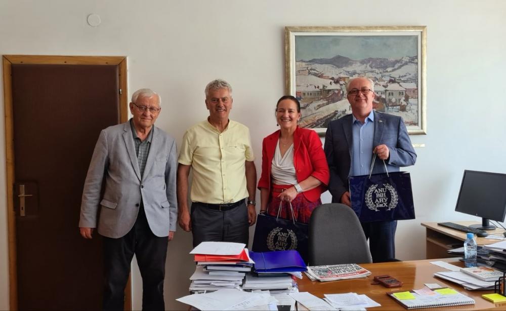 Održan sastanak članova Organizacionog odbora manifestacije "Meokrnje 2022. godine" sa akademikom Mirkom Pejanovićem i prof. dr. Rasimom Muratovićem