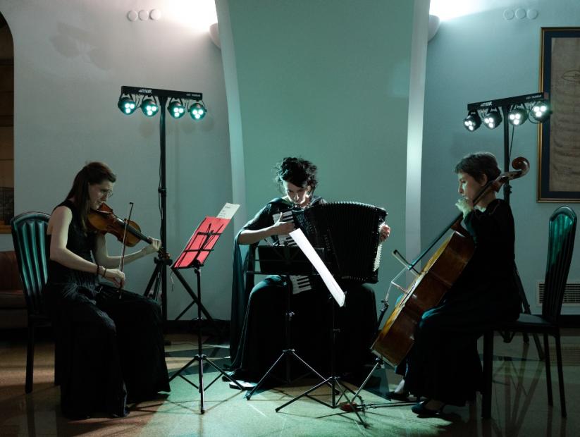 Tamara Arsovski, Belma Alić i Belma Šarančić kao Trio MAS nastupile na Majskim muzičkim svečanostima
