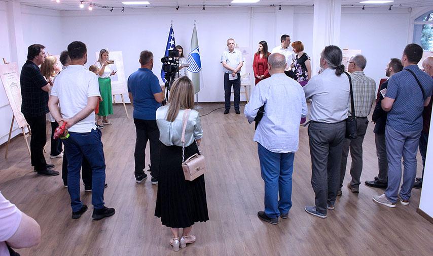 Nacionalna i univerzitetska biblioteka BiH na "Mostarskom ljetu 2022" sa izložbom "Iz mostarske periodike 1876.-1918."