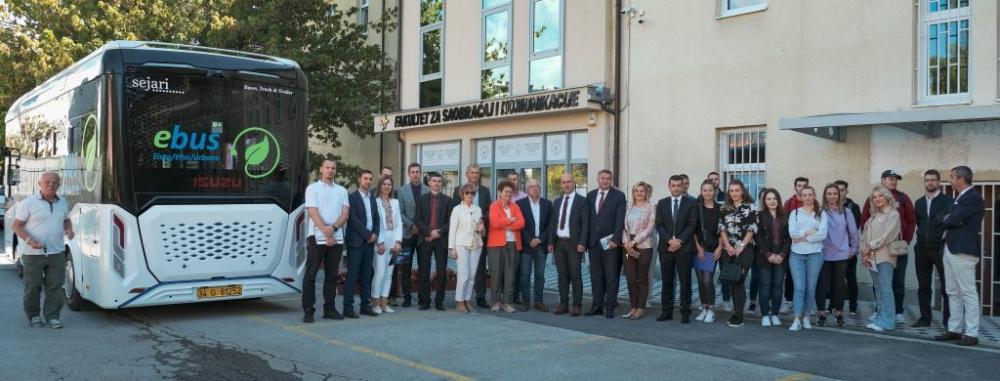 Na Fakultetu za saobraćaj i komunikacije UNSA predstavljen prvi električni autobus u BiH