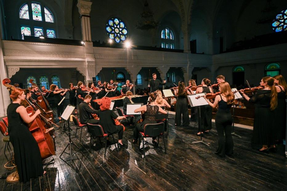Stručni saradnik na Odsjeku za dirigovanje, Fuad Šetić kao asistent dirigentu učestvovao u programu Western Balkans Youth Orchestra’s Summer 2022 training and concert phase “New Ways”