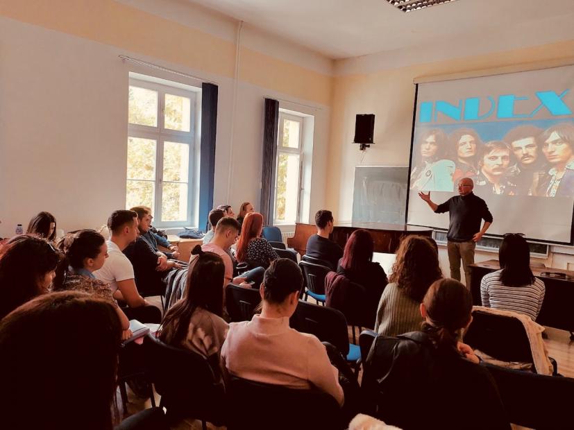 Predavanjem novinara i publiciste Amira Misirlića  započeo šesti po redu Ciklus kreativnih radionica „Podijelimo znanje 2022/2023“