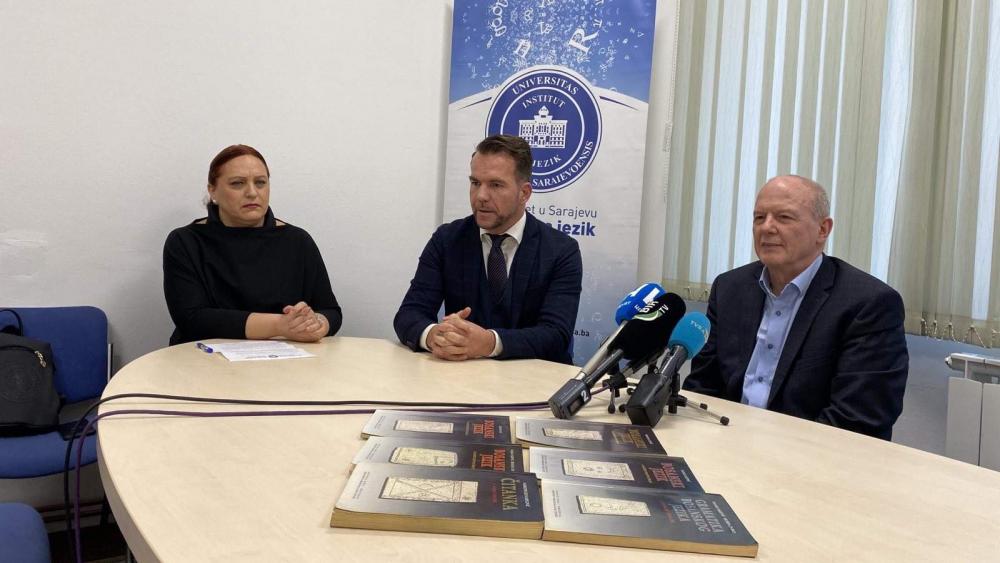 Otvorena izložba "Bosanski jezik i školstvo 1992–2022“ povodom obilježavanja Dana državnosti | Institut za jezik UNSA