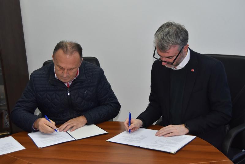 Potpisane izmjene Kolektivnog ugovora: Veće plate nenastavnom osoblju i asistentima na UNSA