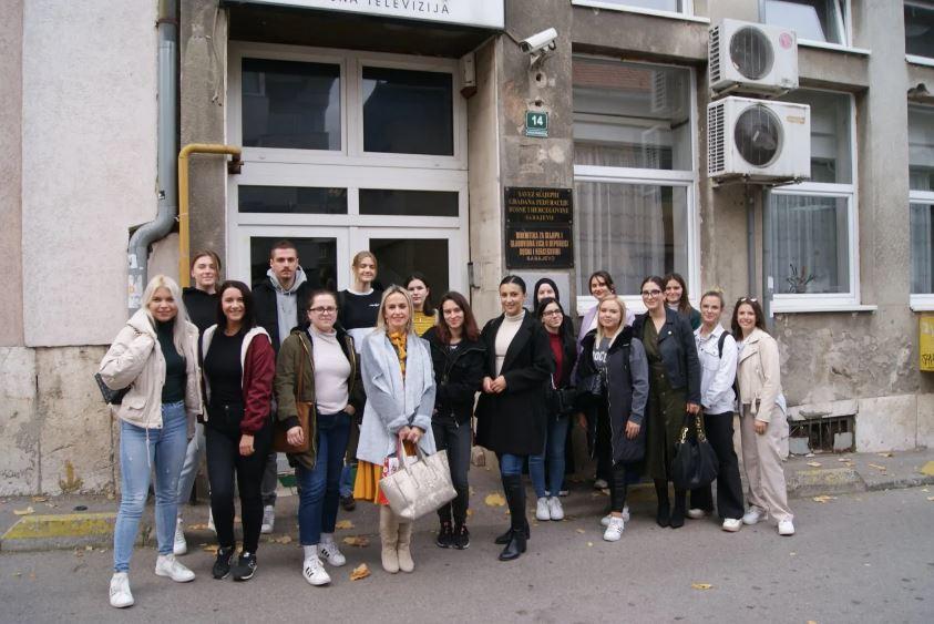 Studenti Odsjeka za žurnalistiku/komunikologiju Fakulteta političkih nauka UNSA posjetili Biblioteku za slijepa i slabovidna lica