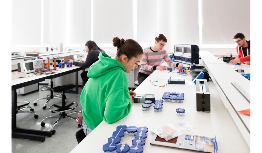 UPIŠI FIZIKU | Odsjek za fiziku Prirodno-matematičkog fakulteta Univerziteta u Sarajevu