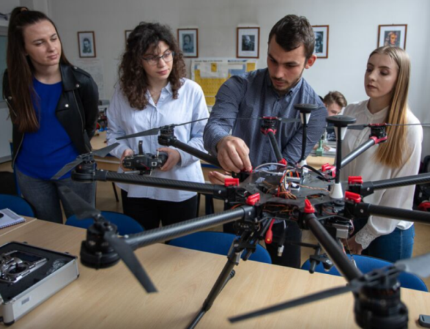 Poziv srednjoškolcima za posjetu laboratorijama Mašinskog fakulteta Univerziteta u Sarajevu
