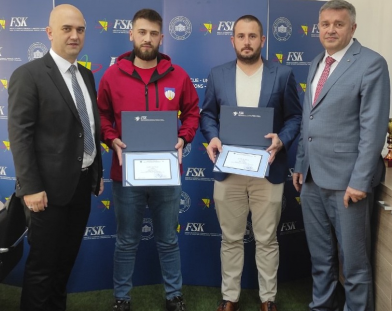 Uručene zahvalnice| Dekan Fakulteta za saobraćaj i komunikacije Univerziteta u Sarajevu prof. dr. Amel Kosovac upriličio je prijem za Ibričić Aldena i Vrabac Adija