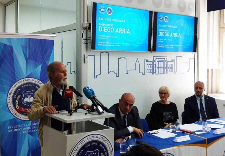 VIDEO | Predavanje ambasadora Diega Arrie na Fakultetu za kriminalistiku, kriminologiju i sigurnosne studije UNSA