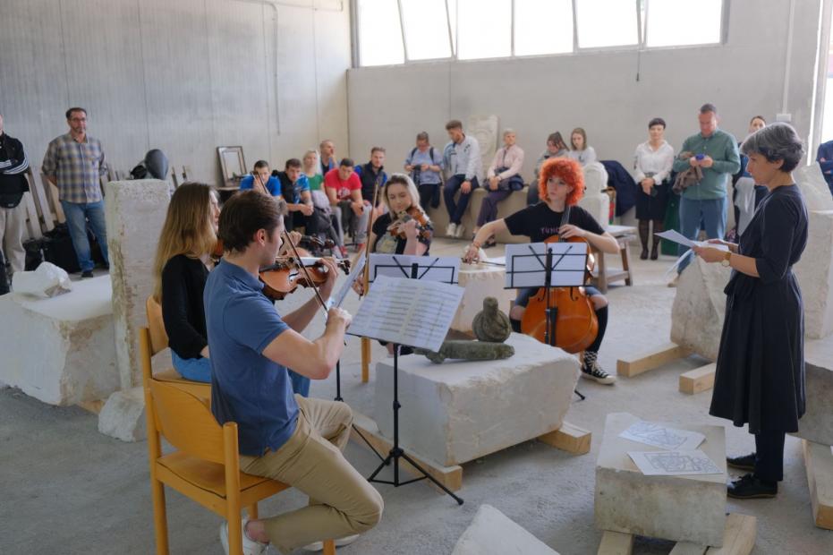 Održan javni čas studenata Odsjeka za gudačke instrumente i gitaru MAS u sklopu festivala "Dani umjetnosti UNSA"