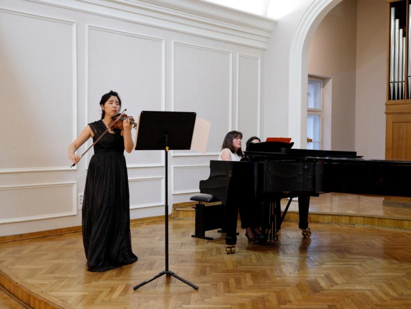 Na Muzičkoj akademiji UNSA nastupile violinistica YeonJu Jeong i pijanistica Vesna Podrug Kossjanenko