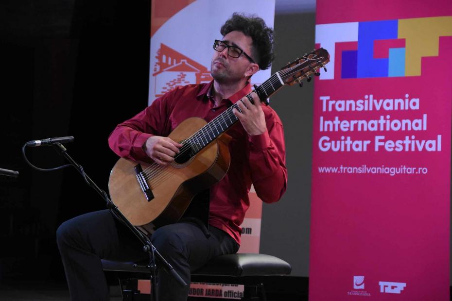Gitarista i profesor Muzičke akademije Univerziteta u Sarajevu Đani Šehu učestvovao na 21. Transilvania International Guitar Festivalu u Rumuniji