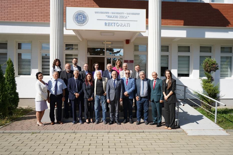 Akademska diskusija „Uloga obrazovanja u stvaranju kulturnog i jezičkog identiteta kosovskih Bošnjaka - izazovi i perspektive“ održana na Univerzitetu „Haxhi Zeka“ u Peći