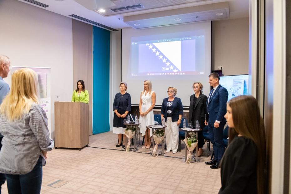 Promovirana knjiga „Vježbe nakon trudnoće za mame i bebe“