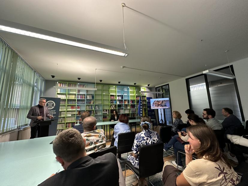 Predavanje profesora Stevena Van Heckea na Fakultetu političkih nauka UNSA