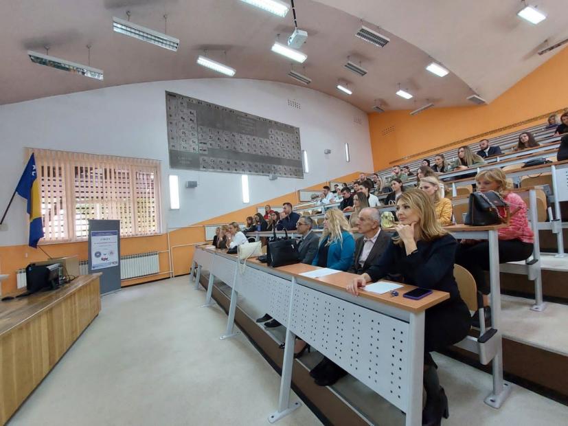 Prirodno-matematički fakultet UNSA, pod pokroviteljstvom Federalnog ministarstva obrazovanja i nauke, organizirao desetu naučno-popularnu manifestaciju obilježavanja DANA PRIRODNIH NAUKA/ZNANOSTI u FBiH