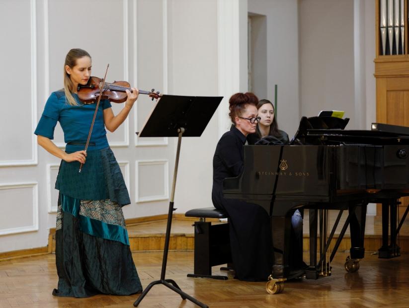 Održan zajednički koncert violinistica Tamare Arsovski i Alme Dizdar u sklopu Koncertne sezone MAS