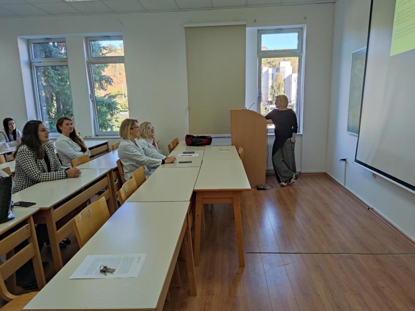 Predavanje “Prirodni materijali za primjenu u energetici, zaštiti životne sredine i biomedicini” održano na Farmaceutskom fakultetu UNSA