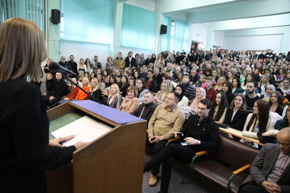 Univerzitet u Sarajevu – Filozofski fakultet promovirao 334 diplomanta i magistranta